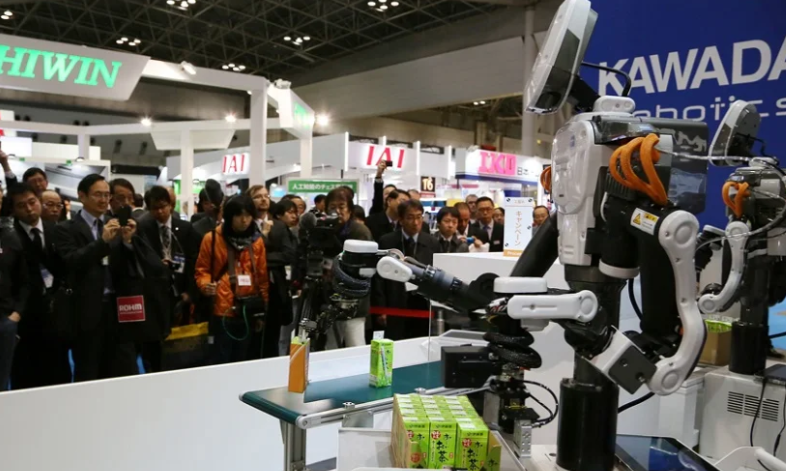 高登tyc太阳-2025人形机器人全国巡展盛大启幕，引领新型工业化变革